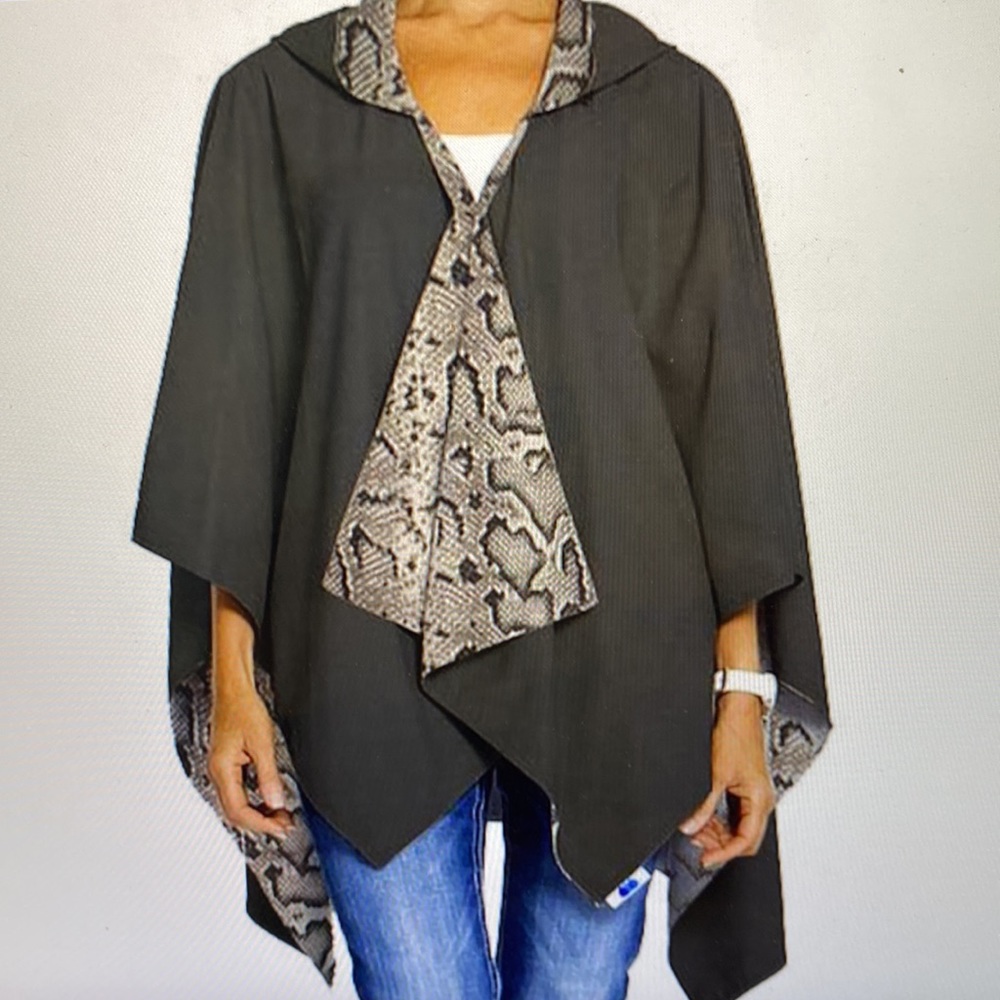 RainRaps reversible black/snakeskin travel rain jacket One Size